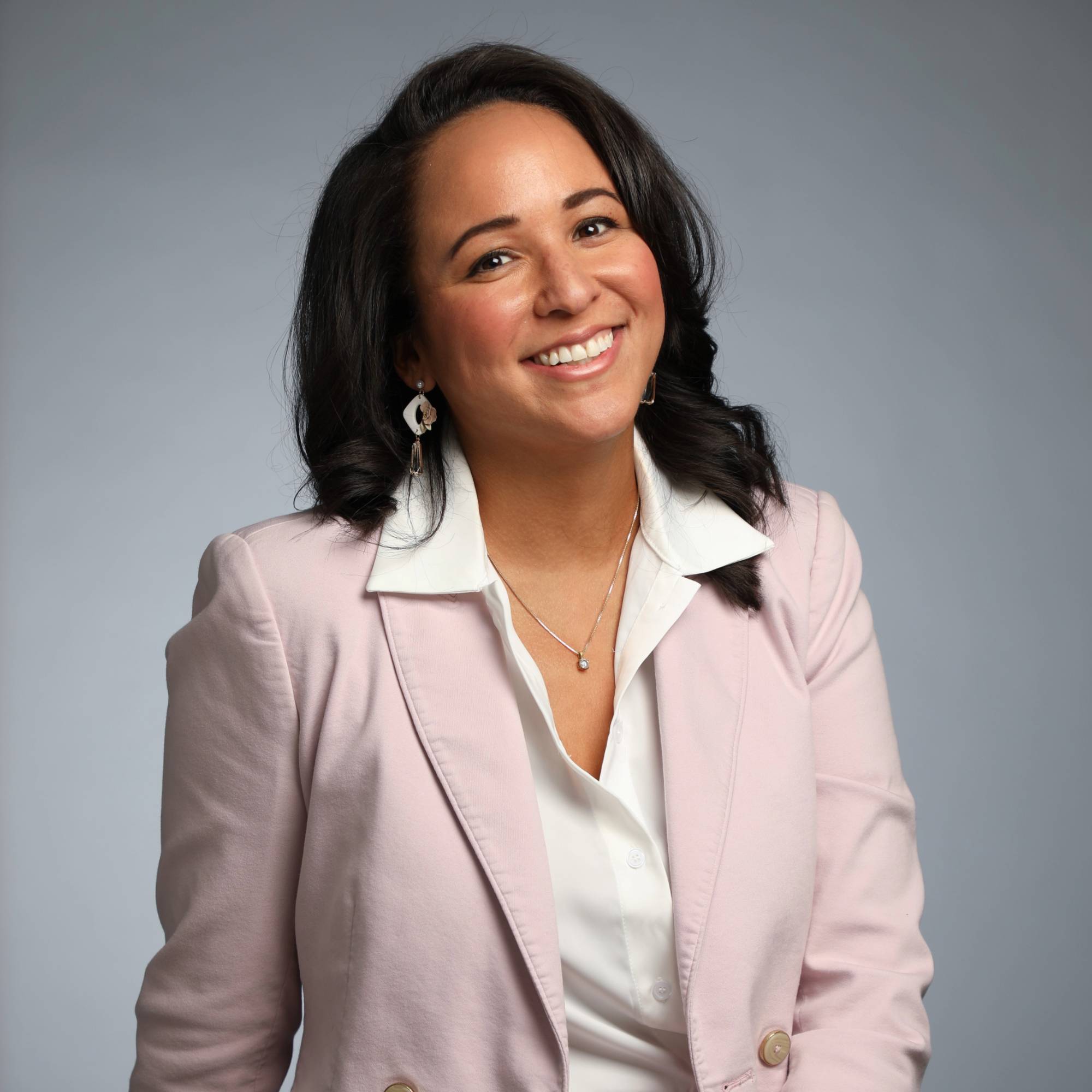 Sarah Myles headshot